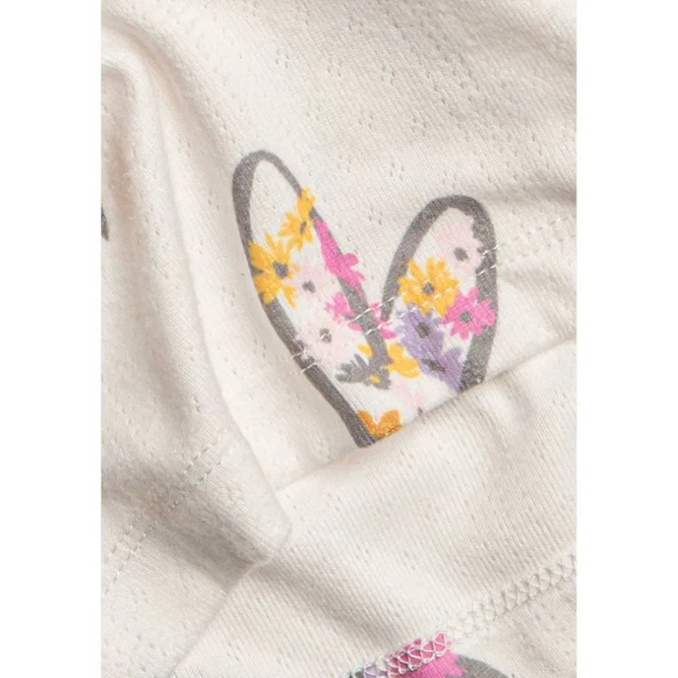 A Heart Full Of Daisies Short