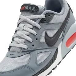 Air Max IVO Mens Shoes