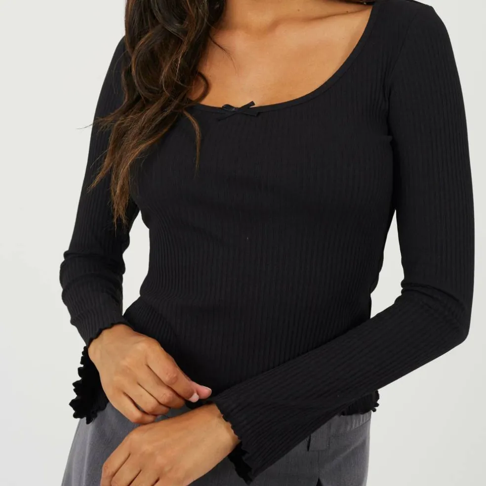 BS Womens Long Sleeve Scoop Neck Top with Bow Detail.