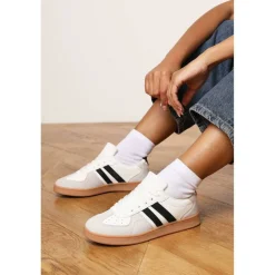 Classic Retro lace up trainer with black stripes