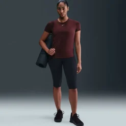 Dri-FIT One Women's Standard Fit Short-Sleeve Top