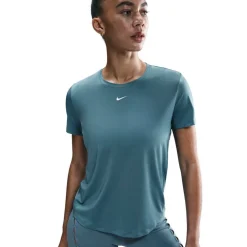 Dri-FIT One Women's Standard Fit Short-Sleeve Top