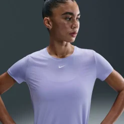 Dri-FIT One Women's Standard Fit Short-Sleeve Top