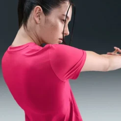 Dri-FIT One Women's Standard Fit Short-Sleeve Top
