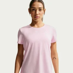 Dri-FIT One Women's Standard Fit Short-Sleeve Top