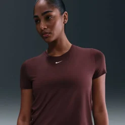Dri-FIT One Women's Standard Fit Short-Sleeve Top