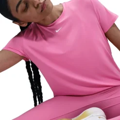 Dri-FIT One Women's Standard Fit Short-Sleeve Top