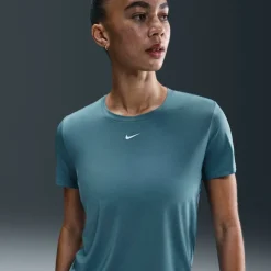 Dri-FIT One Women's Standard Fit Short-Sleeve Top