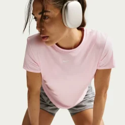 Dri-FIT One Women's Standard Fit Short-Sleeve Top