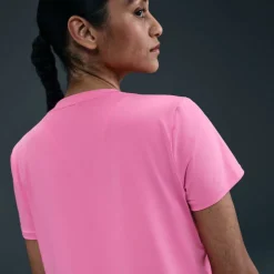 Dri-FIT One Women's Standard Fit Short-Sleeve Top