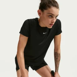 Dri-FIT One Women's Standard Fit Short-Sleeve Top