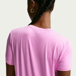 Dri-FIT One Women's Standard Fit Short-Sleeve Top