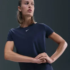 Dri-FIT One Women's Standard Fit Short-Sleeve Top