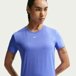 Dri-FIT One Women's Standard Fit Short-Sleeve Top