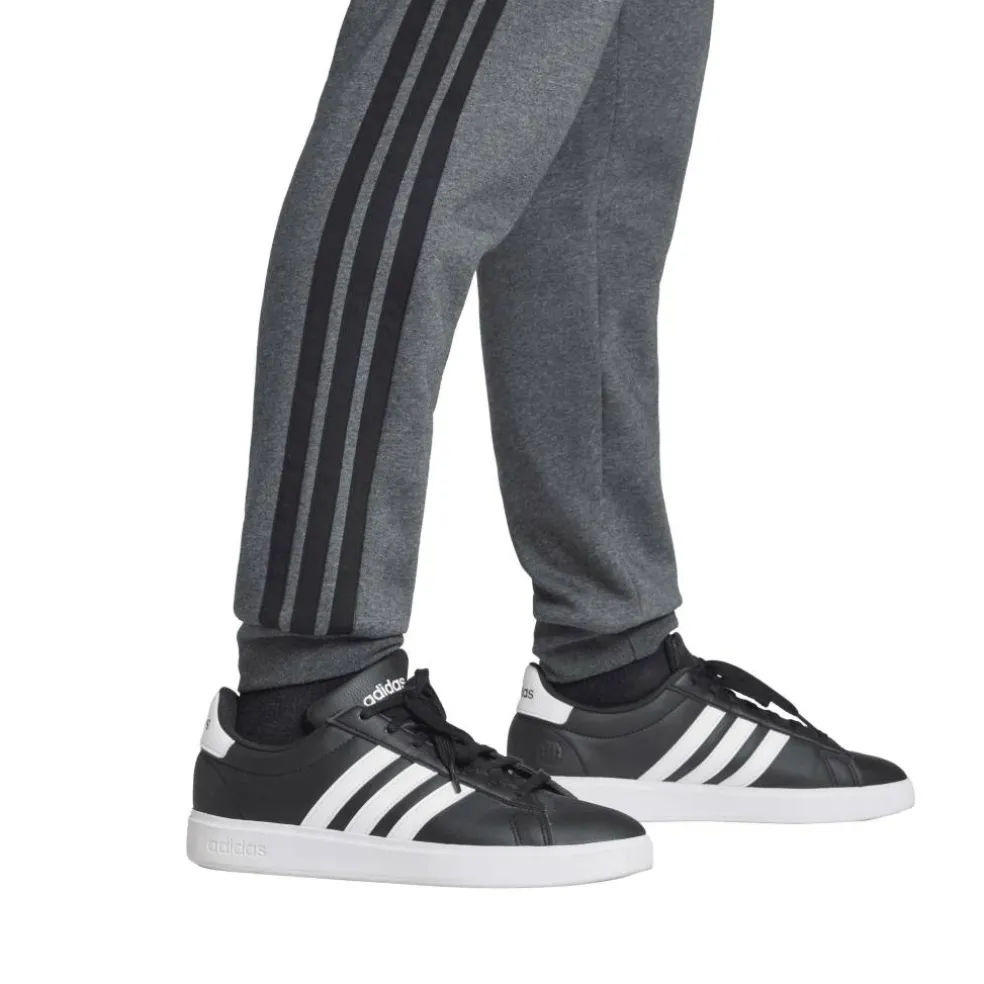 Essentials Fleece Tapered Cuff 3-Stripes Joggers