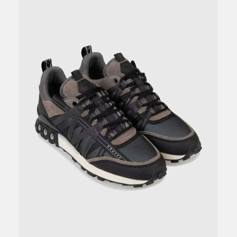 Fearia Hex-Tech Trainers