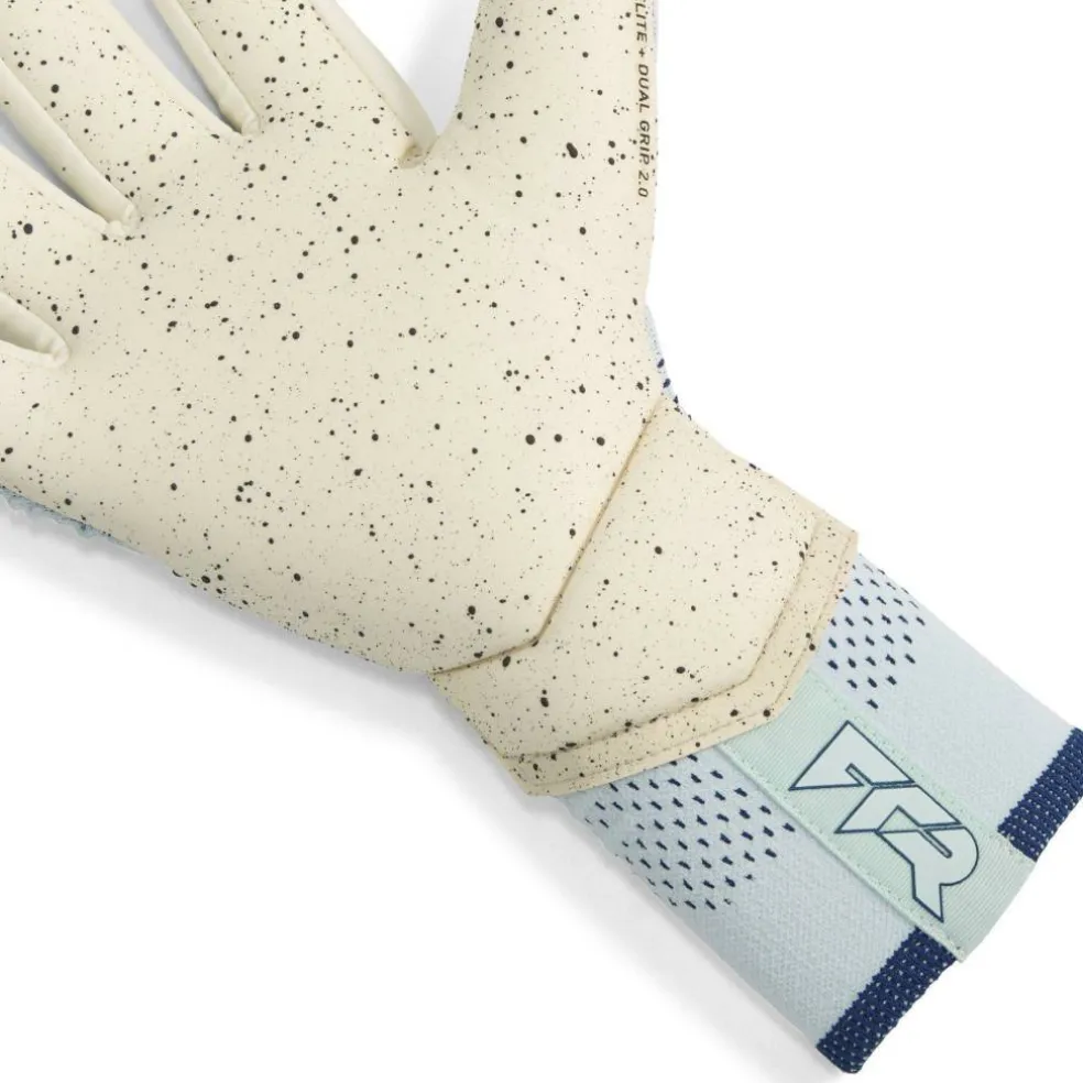 Future Ultimate Goalkeeper Gloves Adults