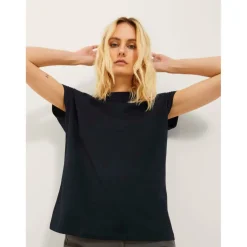 Jack Astrid Boxy Sleeveless T-Shirt Ladies