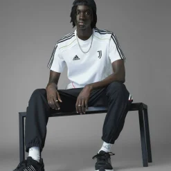 Juventus UBP T-Shirt Adults