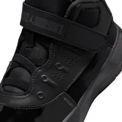Kids' Max Aura Basketball Trainers