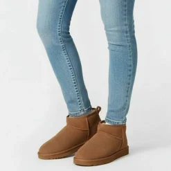 Low Snug Boots Womens