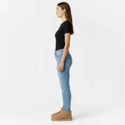 Low Snug Boots Womens