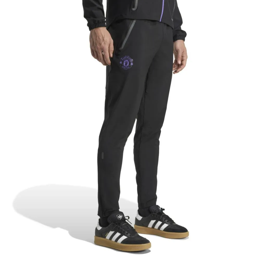 Manchester United Travel Tracksuit Bottoms 2025 2026 Mens