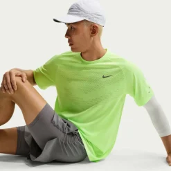 Mens Nike Stride Short Sleeve Performance T-Shirt