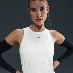 One Classic Women's Dri-FIT Fitness Tank Top
