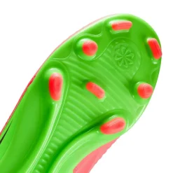 Phantom 6 Club Juniors Multi Ground Football Boots
