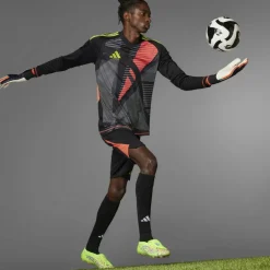 Predator Elite Fold-Over Tongue Firm Ground Football Boots