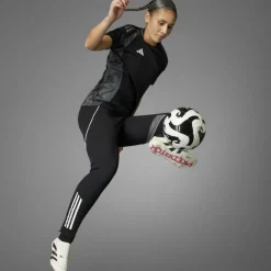 Predator Elite Laceless Firm Ground Football Boots