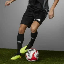Predator 24 Elite Low Firm Ground Football Boots