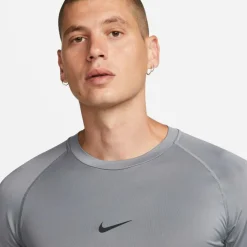 Pro Men's Tight Fit Short-Sleeve Top