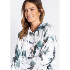 pullover hoodie