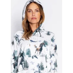 pullover hoodie
