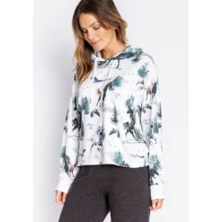 pullover hoodie