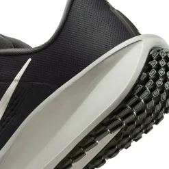Quest 6 Mens Road Running Shoes