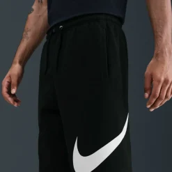 Sportswear Club Men's Graphic Shorts
