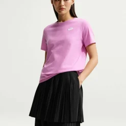 Sportswear Women's Club T-Shirt