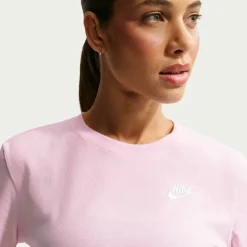 Sportswear Women's Club T-Shirt