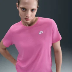 Sportswear Women's Club T-Shirt