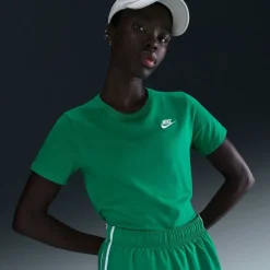 Sportswear Women's Club T-Shirt