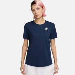 Sportswear Women's Club T-Shirt