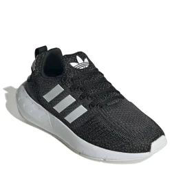 Swift Run 22 Shoes Womens