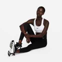 Swoosh Women's Medium-Support 1-Piece Pad Sports Bra