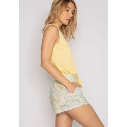 tropical Short