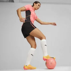 Ultra Ultimates.1 Womens Firm Ground Football Boots