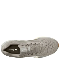 Winflo 11 Mens Road Running Shoes