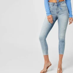 Women's High Rise Slim Fit Jeans